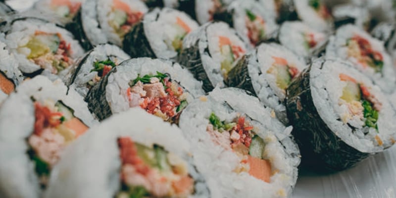 Sushi de frutas